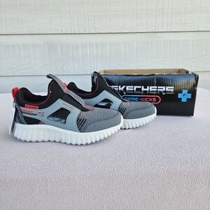 Skechers Depth Charge 2.0 Techno Pointz SZ 13 Kids Slip-On Sneaker Grey Black